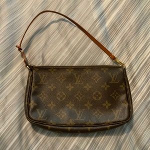 Authentic Louis Vuitton pochette accessoires